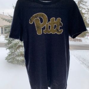 Pitt T-shirt